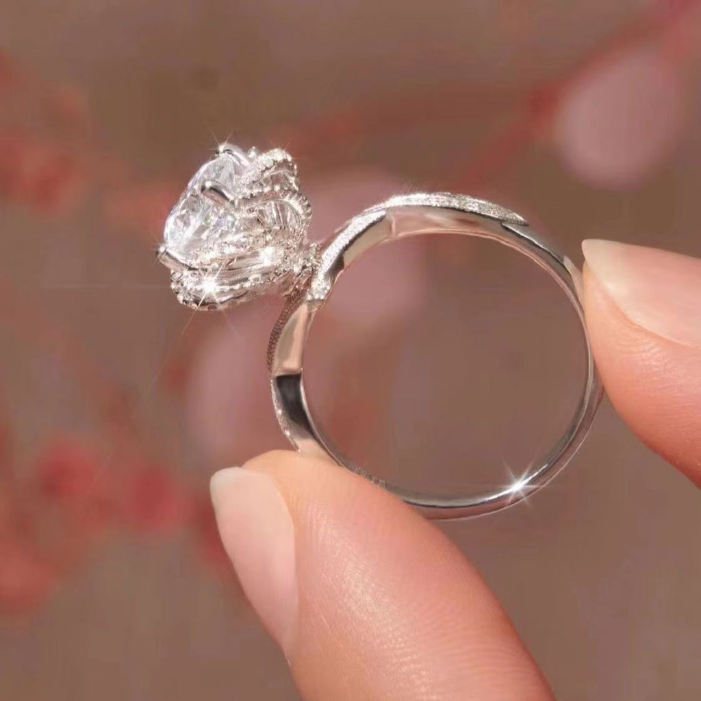 MONSAN FLOWER DIAMOND RING