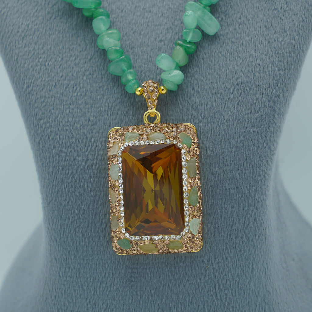 Zultanite (color changing maala)