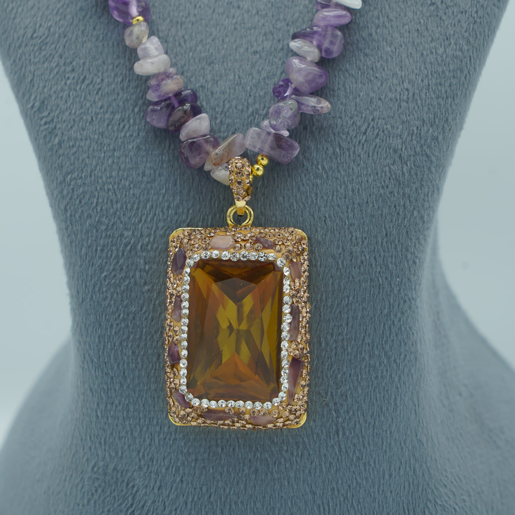 Zultanite (color changing maala)
