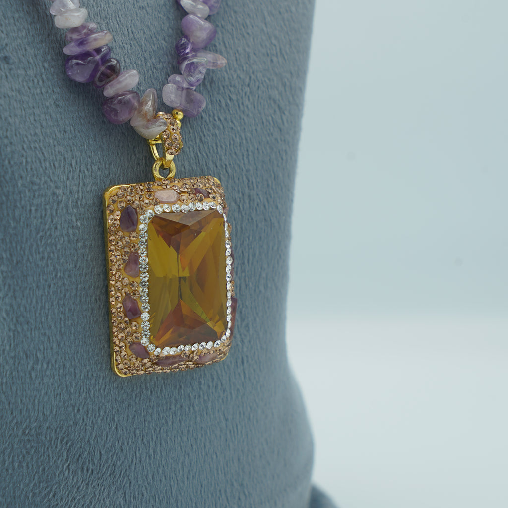 Zultanite (color changing maala)