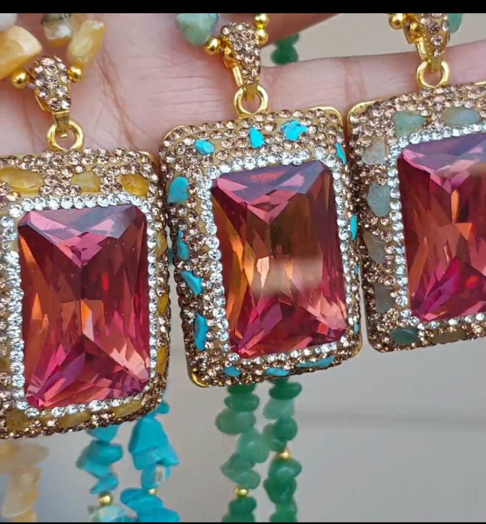 Zultanite (color changing maala)