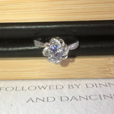MONSAN FLOWER DIAMOND RING