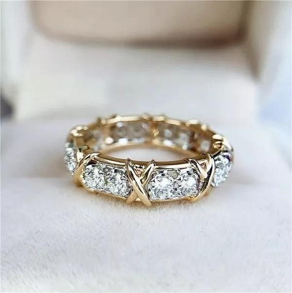 MOISSANITE DIAMOND RING