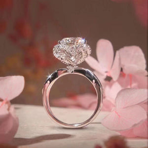 MONSAN FLOWER DIAMOND RING