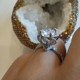 MONSAN FLOWER DIAMOND RING