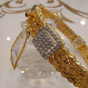 Golden Chic 3